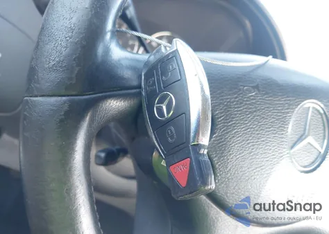 2005 Mercedes-Benz Clk 500 from USA, damaged, VIN WDBTK75J85F149518